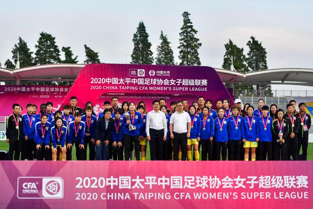 中国女排公布对阵美国队14人名单，两点引热议，张籽萱意外落选